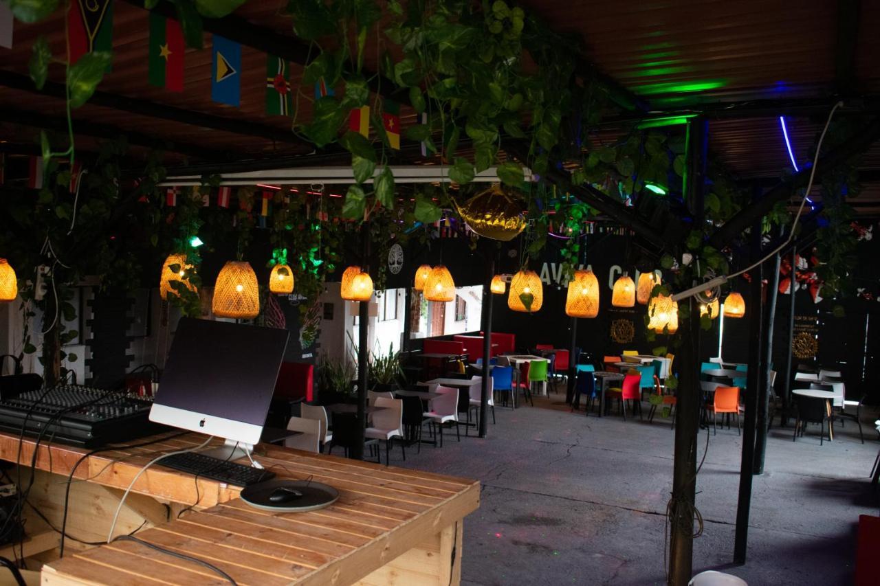 Club Aviva Guatavita - Hostel - Restaurante, Disco & Bar 外观 照片